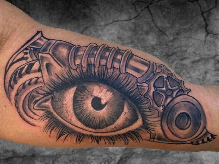 Eye Tattoos for Men – Symbolism and Customization
